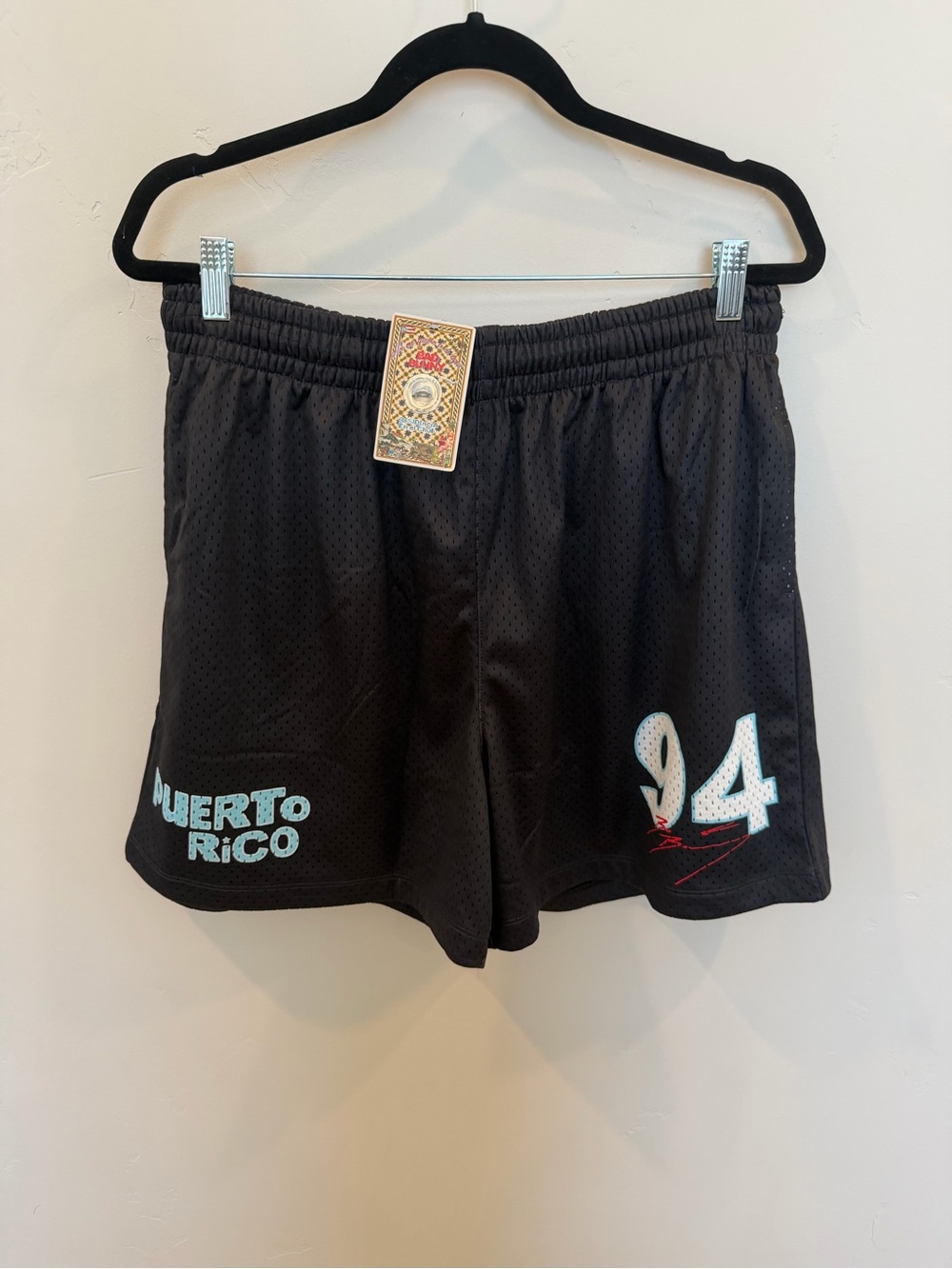 Bad Bunny Residencia en el Choli Basketball Shorts, Black, Large